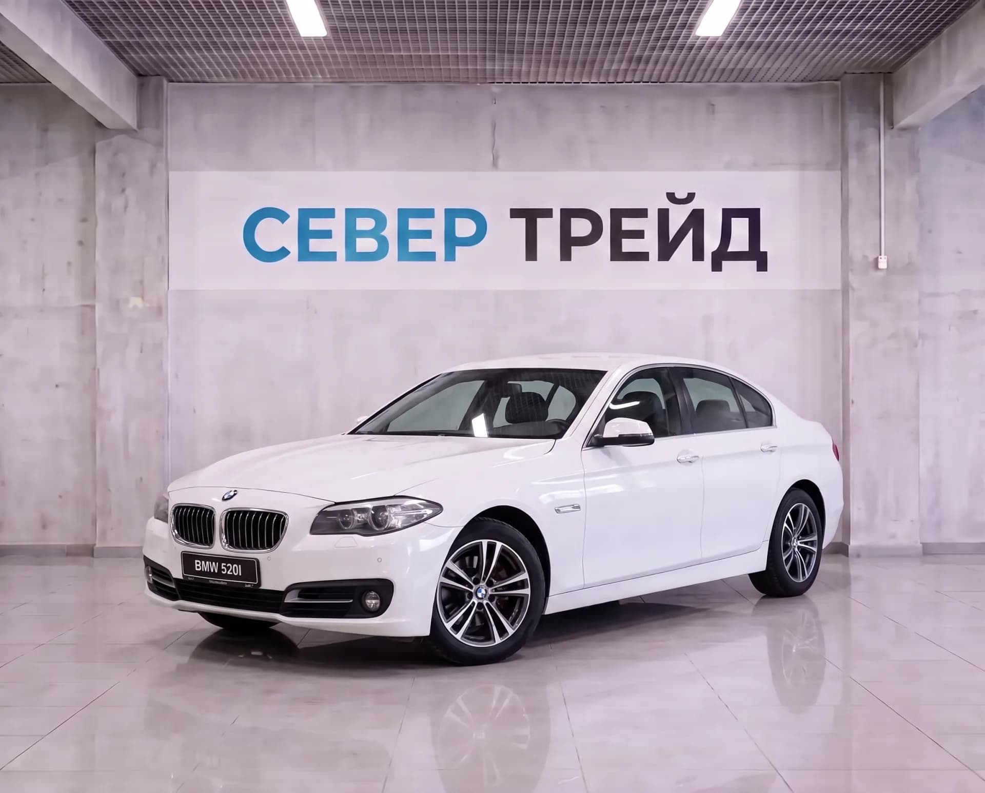 BMW 520I — фото 1