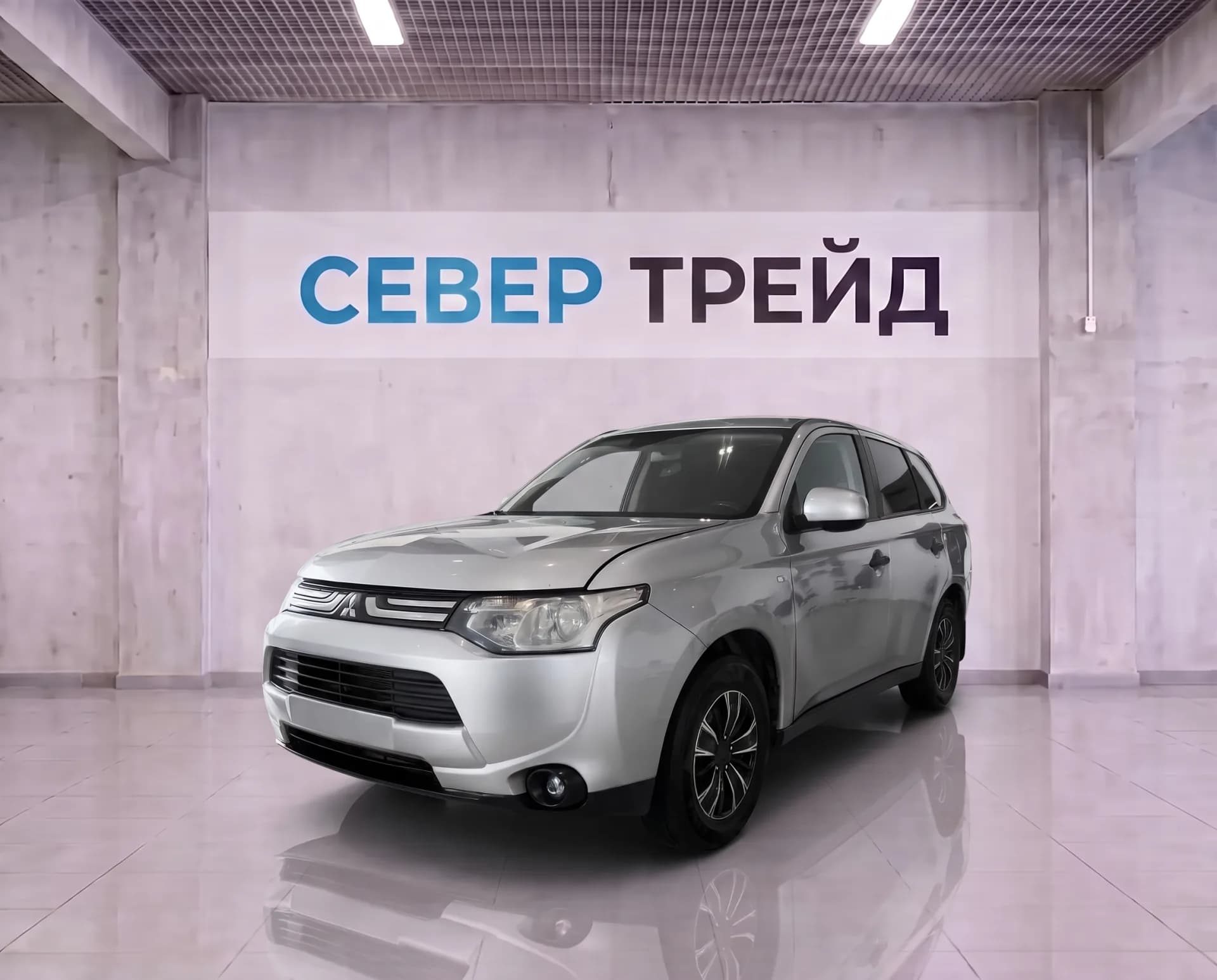 Mitsubishi OUTLANDER — фото 1