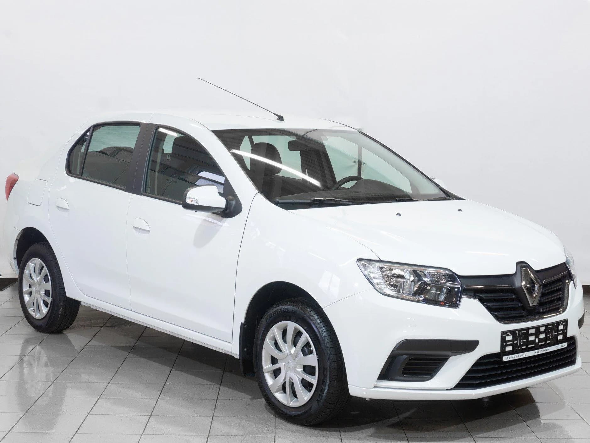 Renault Logan, II Рестайлинг — фото 1